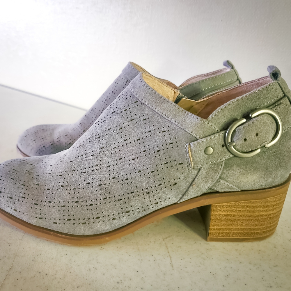 Sonoma Gray Suede Ankle Booties Size 9 Perforated Buckle Low Heel Comfort Shoes